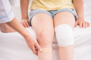 Auto Injury Treatment FL Complete Care Knee Pain Coverage